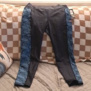 Official NFL Patriots Yoga Pants NWT